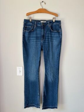 Levi’s 725 High Rise Bootcut Jeans